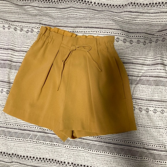 Aritzia Babaton shorts - Picture 1 of 4